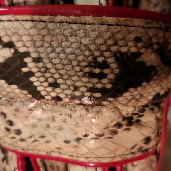 Leather snakeskin clutch ....soft n beautiful Jessica Simpson  red leather trim - Picture 3 of 5